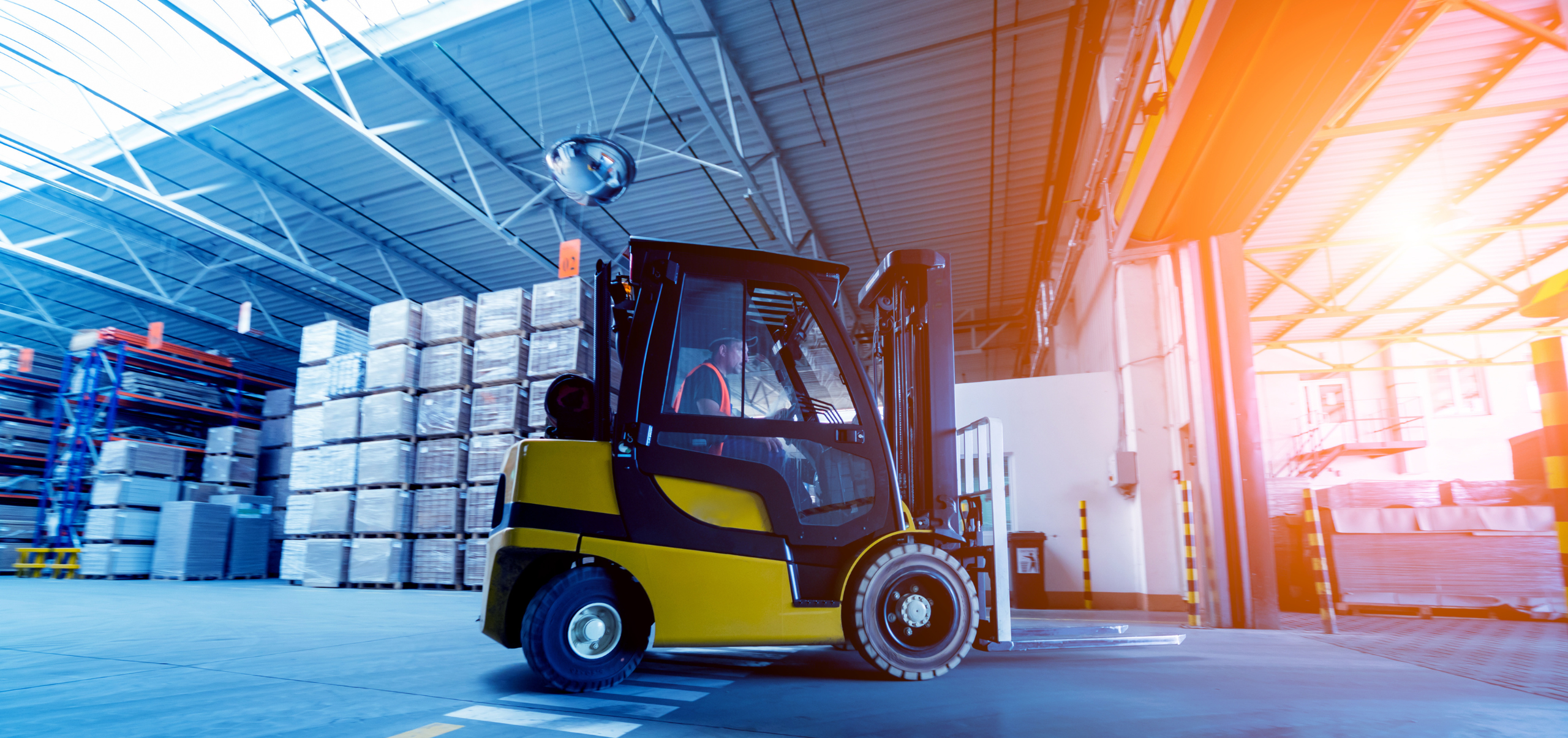 Forklift periyodik kontrolü kapsamında teknik denetime hazırlanan endüstriyel iş makinesi
